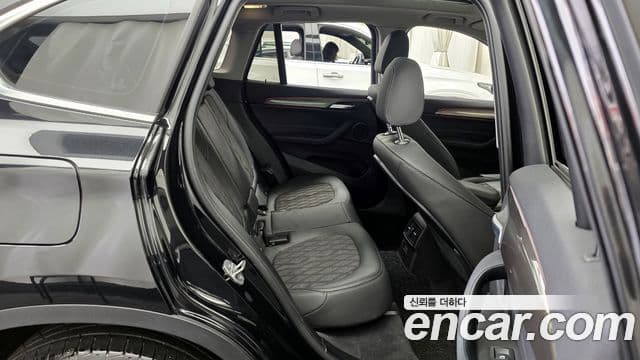 BMW X1 2021 — ფოტო 6/20