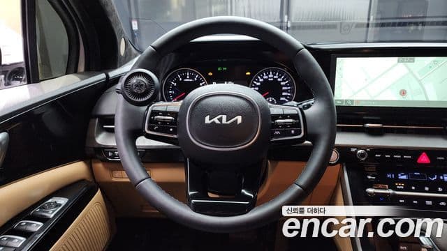 Kia Carnival 2023 — Фото 13/20