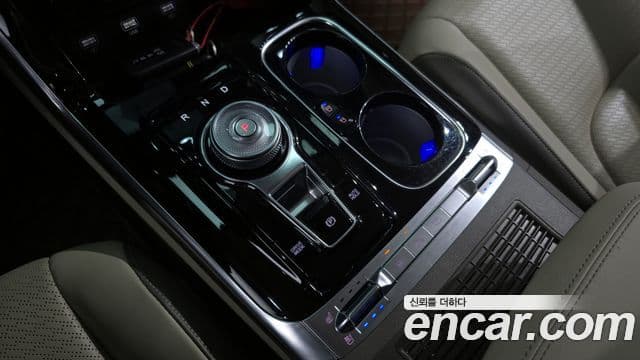 Kia Carnival 2023 — Şəkil 9/20