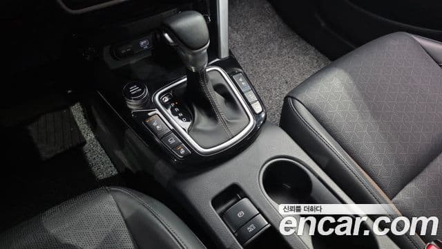 Kia Seltos 2021 — ფოტო 9/20