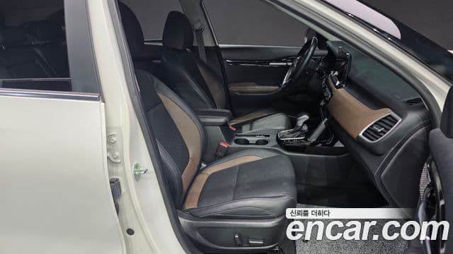 Kia Seltos 2021 — ფოტო 10/20