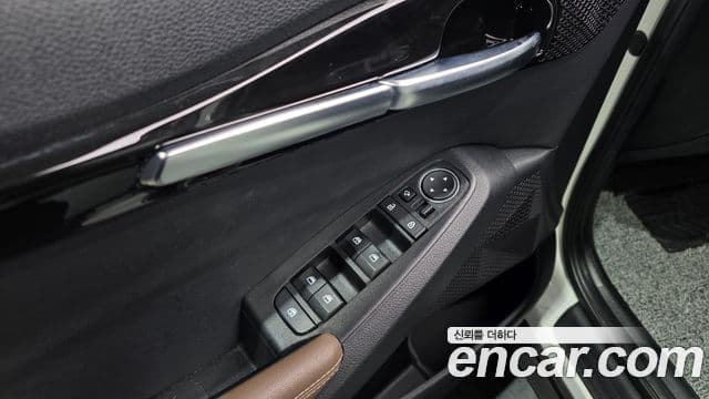 Kia Seltos 2021 — ფოტო 17/20