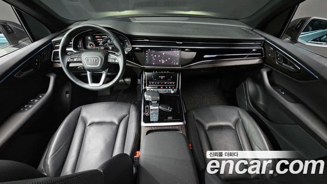 Audi Q7 2021 — ფოტო 7/20