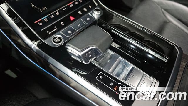 Audi Q7 2021 — ფოტო 9/20