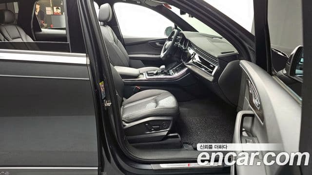 Audi Q7 2021 — ფოტო 11/20