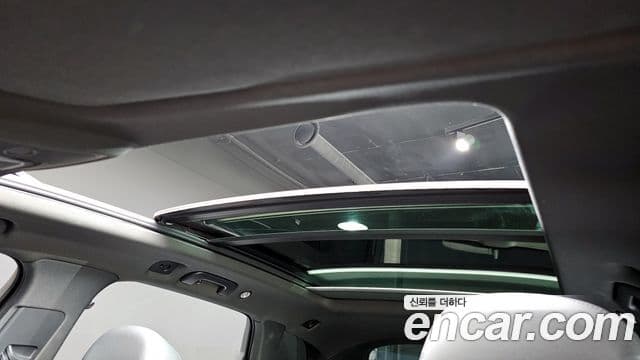 Audi Q7 2021 — ფოტო 18/20
