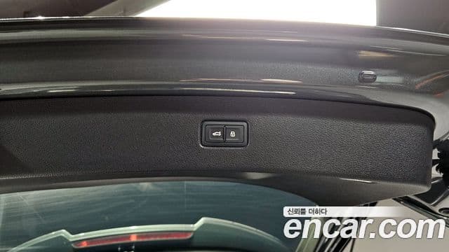 Audi Q7 2021 — ფოტო 20/20