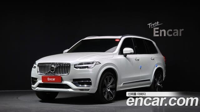 Volvo XC90 2022 — ფოტო 1/20