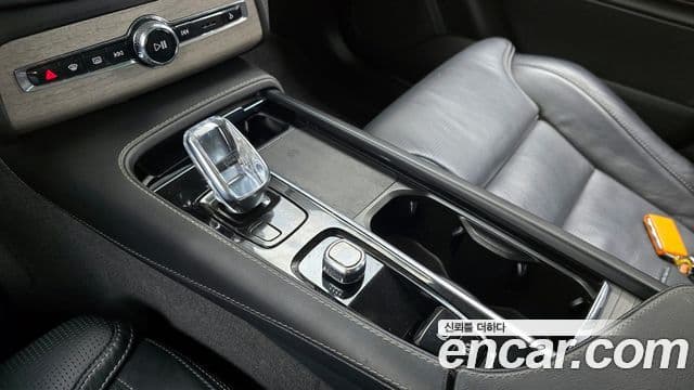 Volvo XC90 2022 — фото 9 из 20