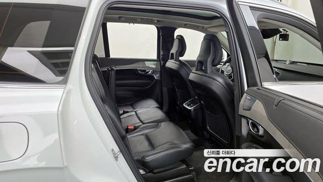 Volvo XC90 2022 — ფოტო 12/20