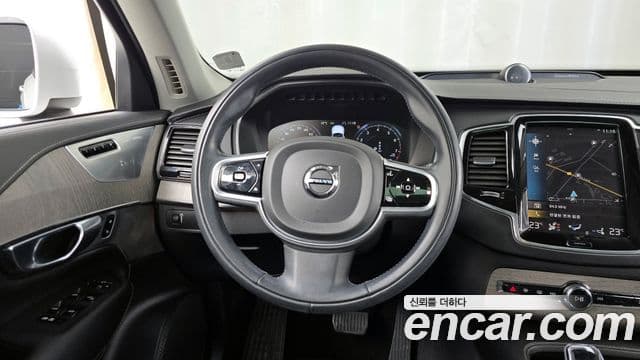 Volvo XC90 2022 — ფოტო 13/20