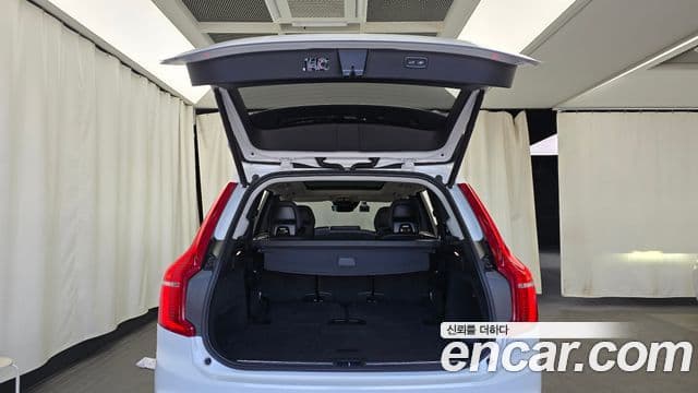Volvo XC90 2022 — ფოტო 20/20