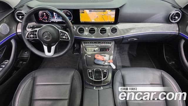 Mercedes-Benz E-Class 2020 — Photo 5/20