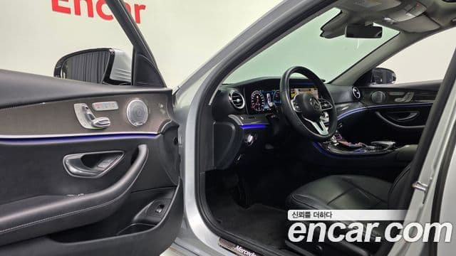 Mercedes-Benz E-Class 2020 — Photo 19/20