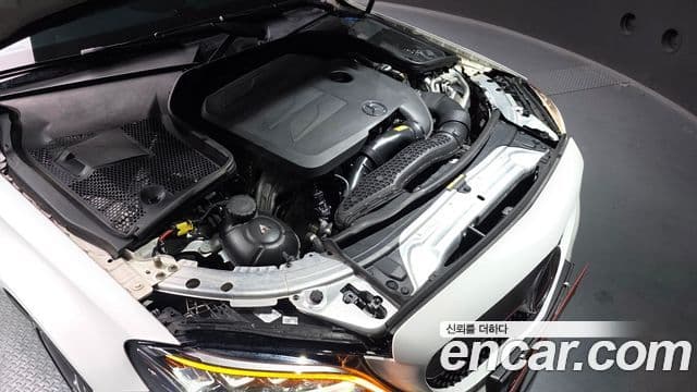 Mercedes-Benz C-Class 2021 — Photo 6/20