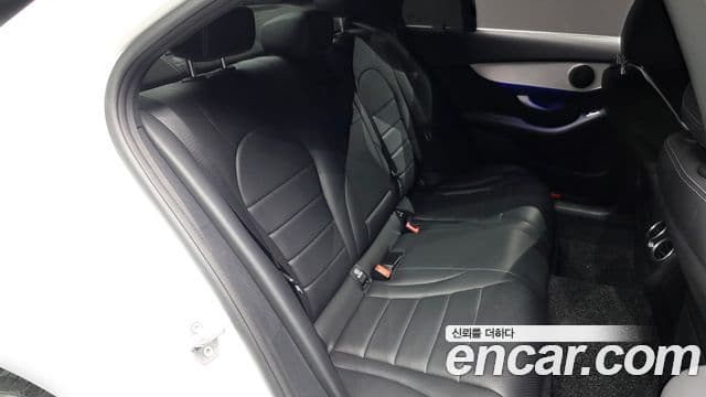 Mercedes-Benz C-Class 2021 — Photo 1/20