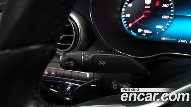 Mercedes-Benz C-Class 2021 — Photo 10/20