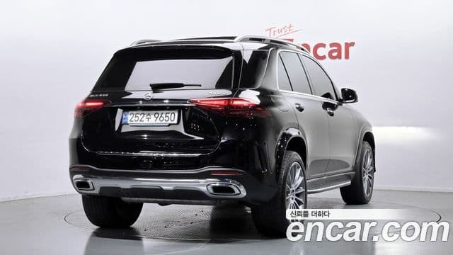 Mercedes-Benz GLE-Class 2024 — ფოტო 2/20