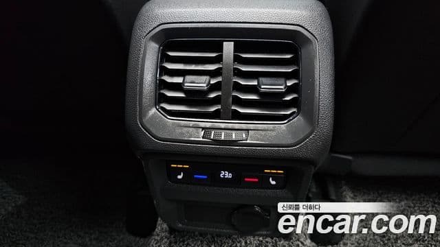 Volkswagen Tiguan 2021 — Şəkil 18/20