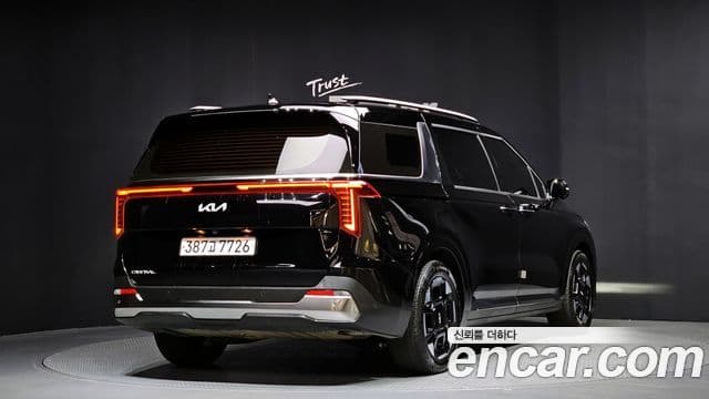 Kia Carnival 2024 — Şəkil 3/20