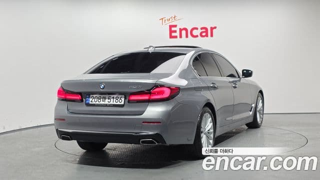 BMW 5 Series 2023 — фото 2 из 20