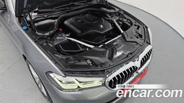 BMW 5 Series 2023 — фото 6 из 20