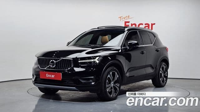 Volvo XC40 2021 — Şəkil 1/20