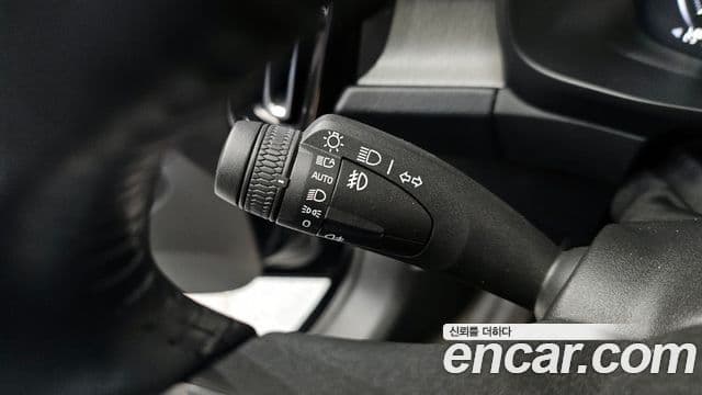 Volvo XC40 2021 — Şəkil 18/20