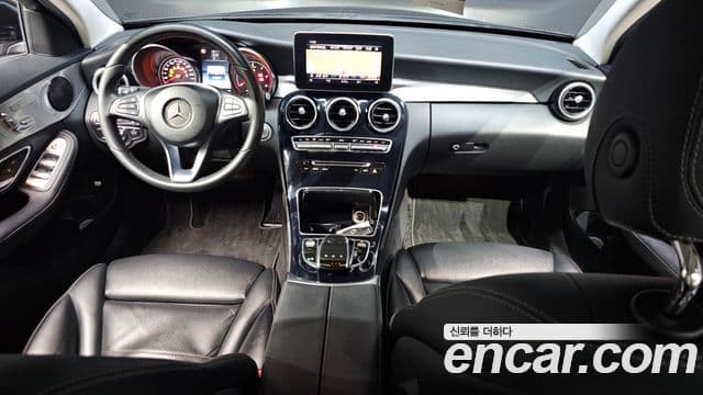 Mercedes-Benz C-Class 2018 — Şəkil 17/20