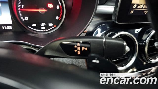 Mercedes-Benz C-Class 2018 — Şəkil 14/20