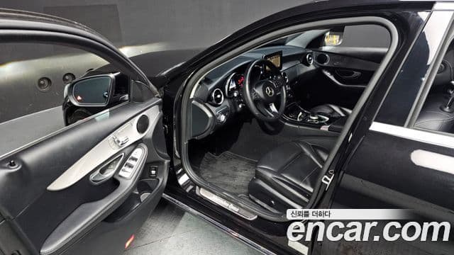 Mercedes-Benz C-Class 2018 — Şəkil 13/20