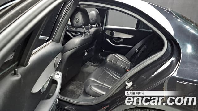 Mercedes-Benz C-Class 2018 — Şəkil 8/20