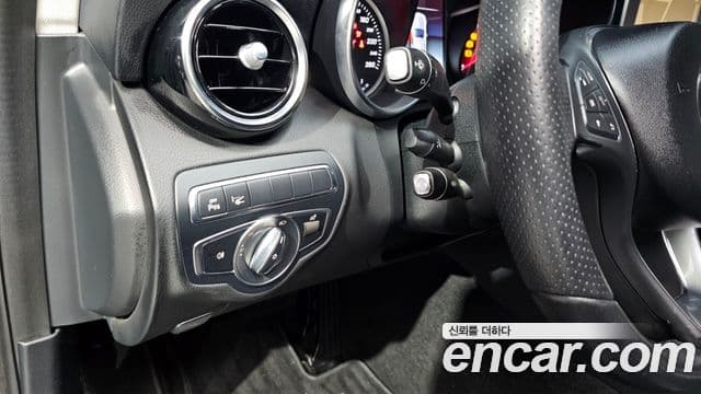 Mercedes-Benz C-Class 2018 — Şəkil 16/20