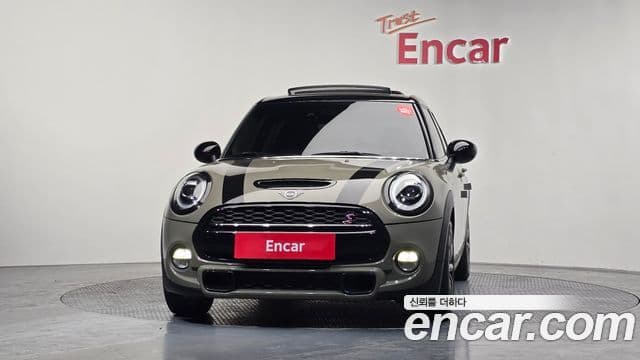 Mini Cooper S 2019 — ფოტო 3/20