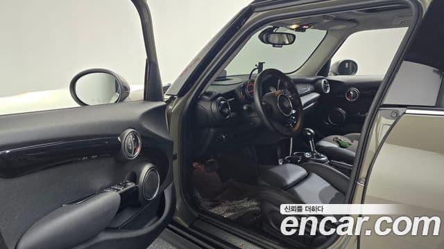 Mini Cooper S 2019 — ფოტო 10/20