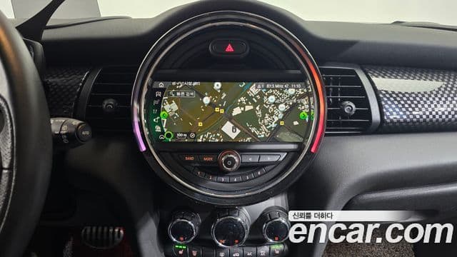 Mini Cooper S 2019 — ფოტო 14/20