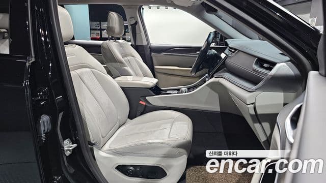 Jeep Grand Cherokee 2021 — фото 10 из 20
