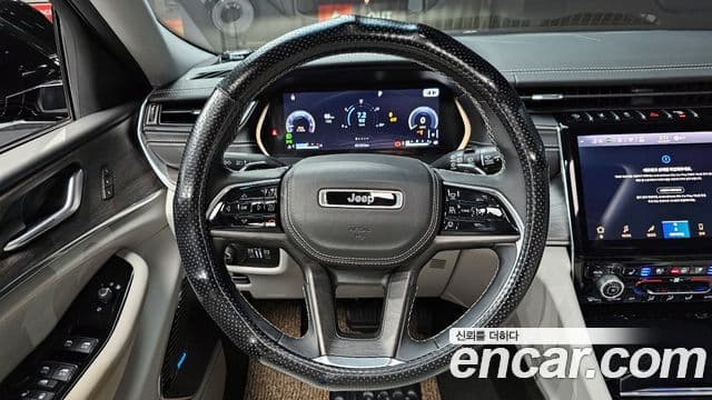 Jeep Grand Cherokee 2021 — Şəkil 13/20
