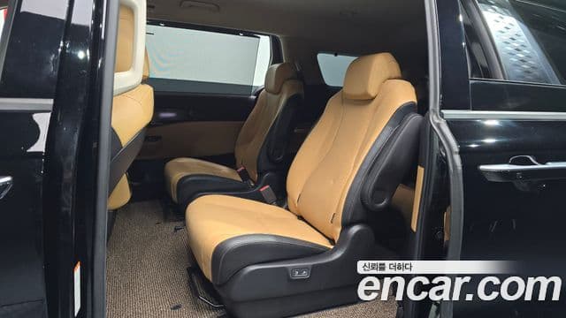 Kia Carnival 2020 — Фото 12/20