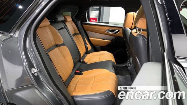 Land Rover Range Rover Velar 2023 — фото 12 из 20