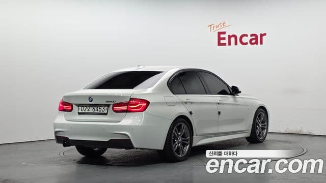 BMW 3 Series 2018 — ფოტო 1/20