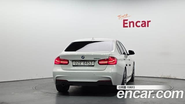 BMW 3 Series 2018 — ფოტო 3/20