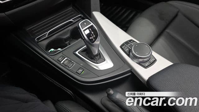 BMW 3 Series 2018 — ფოტო 7/20