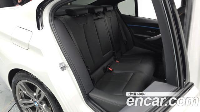 BMW 3 Series 2018 — ფოტო 11/20
