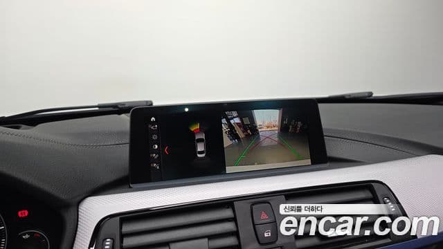BMW 3 Series 2018 — ფოტო 16/20