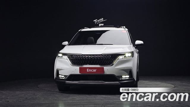 Kia Carnival 2023 — Photo 18/20