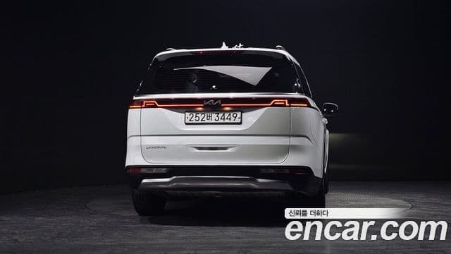 Kia Carnival 2023 — Photo 12/20