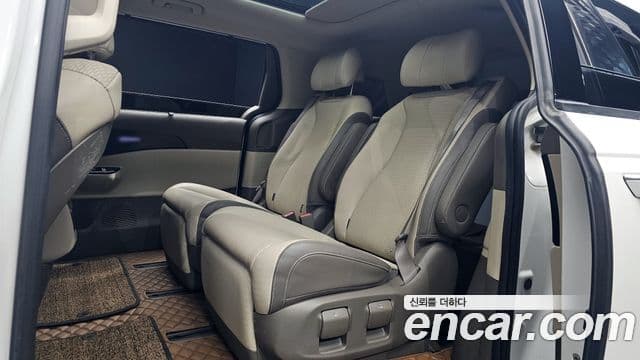Kia Carnival 2023 — Photo 11/20