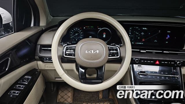 Kia Carnival 2023 — Photo 15/20