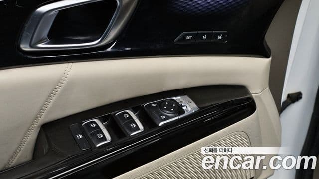 Kia Carnival 2023 — Photo 16/20